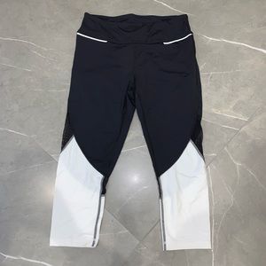 ALALA BLACK AND WHITE CAPRIS